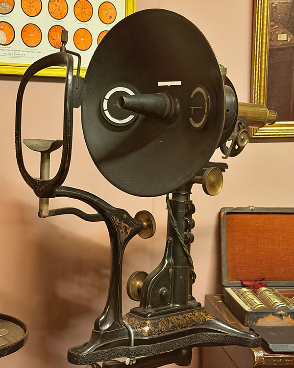 Optometry device in Streets